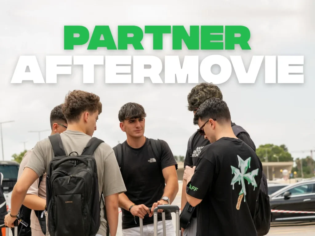 Grupo de jóvenes de Tu Viaje Agency llegando a Malta con las maletas